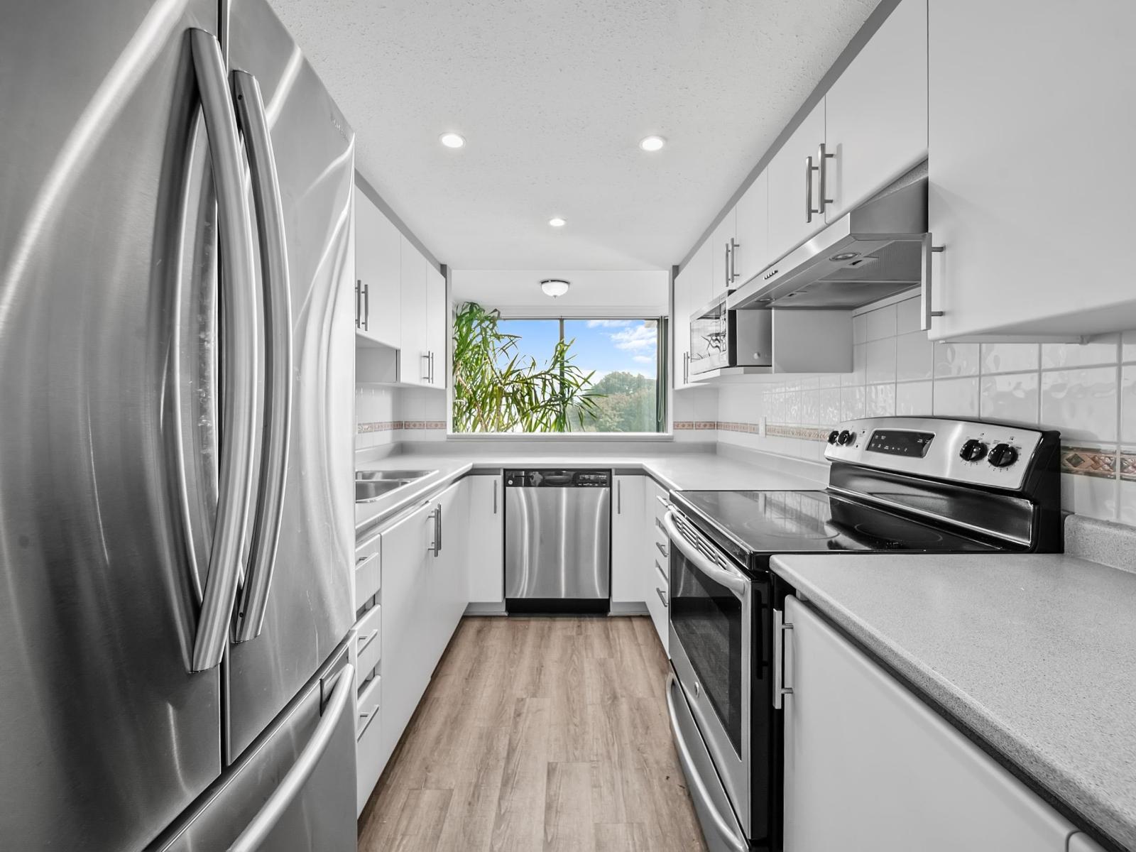 803 13353 108 Avenue, Surrey, British Columbia  V3T 5T5 - Photo 11 - R3043708