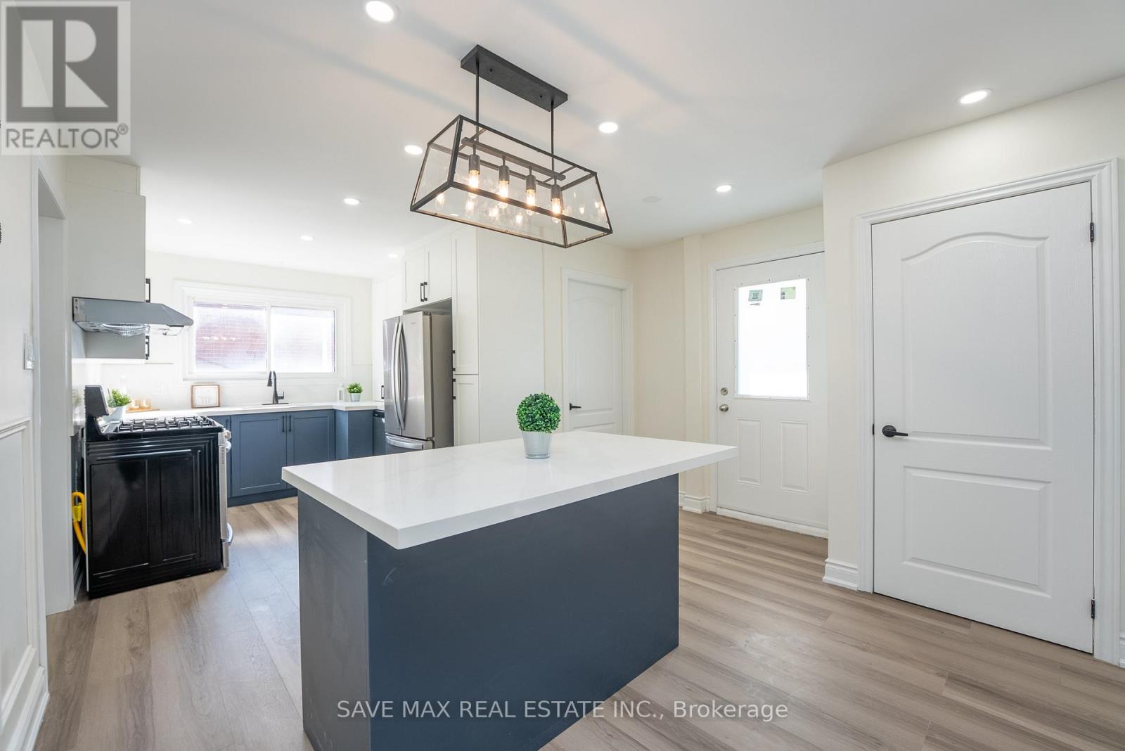 441 West 5th Street, Hamilton, Ontario  L9C 3P5 - Photo 12 - X12392866