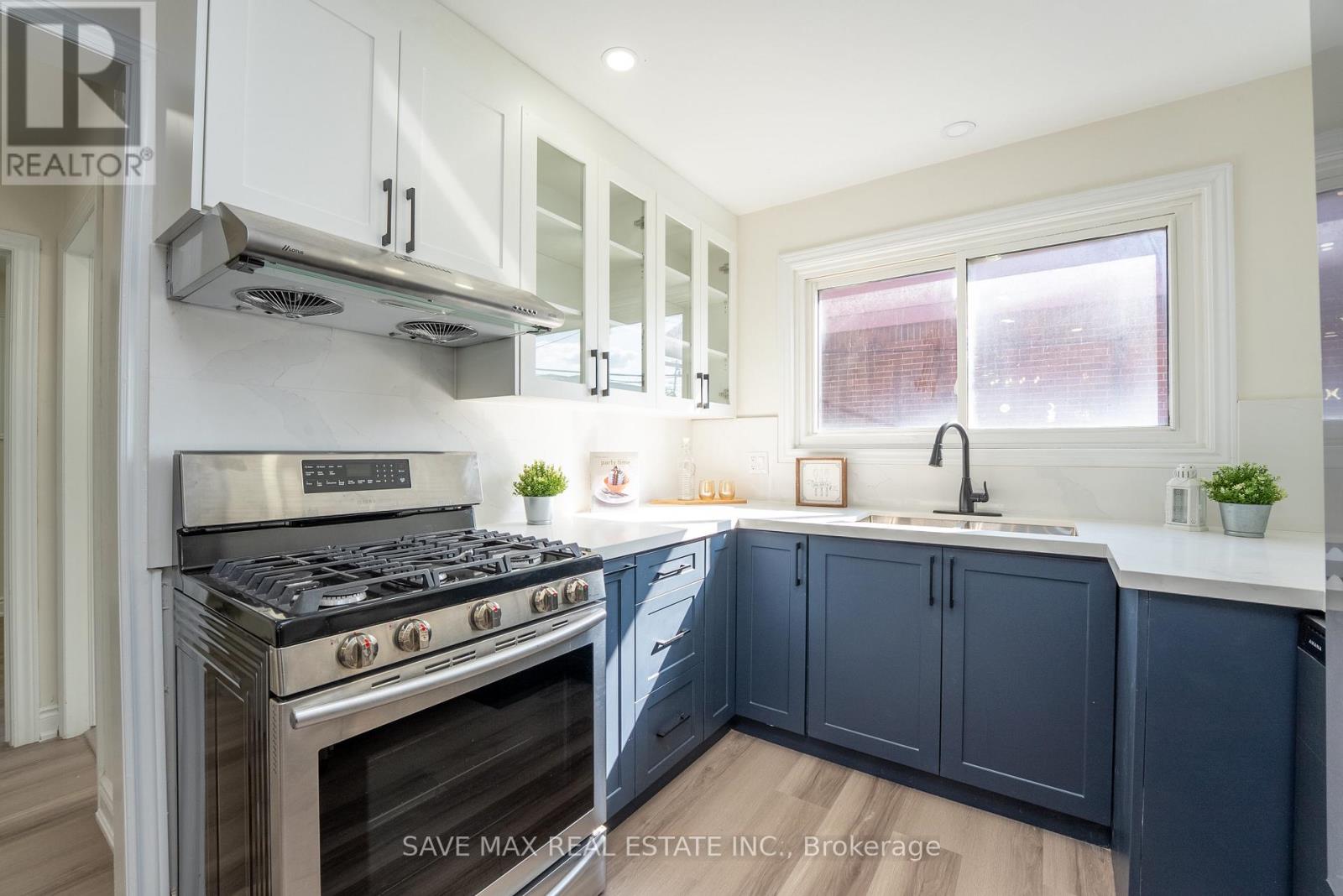 441 West 5th Street, Hamilton, Ontario  L9C 3P5 - Photo 14 - X12392866