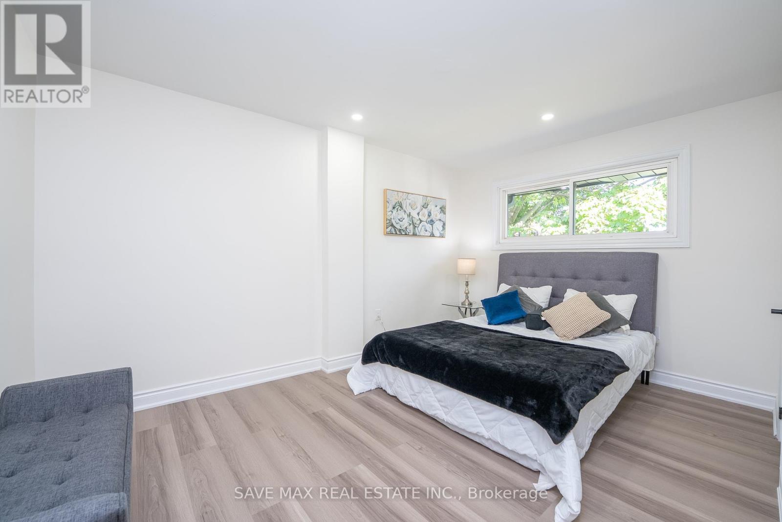 441 West 5th Street, Hamilton, Ontario  L9C 3P5 - Photo 17 - X12392866