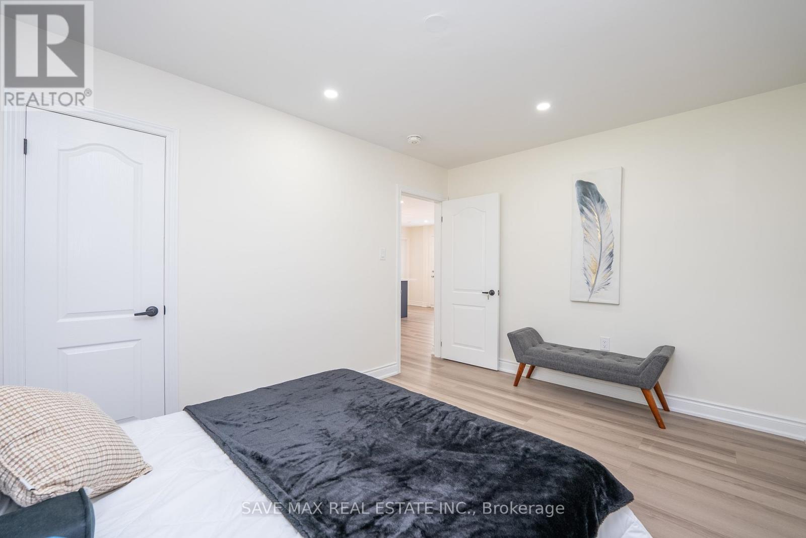 441 West 5th Street, Hamilton, Ontario  L9C 3P5 - Photo 19 - X12392866