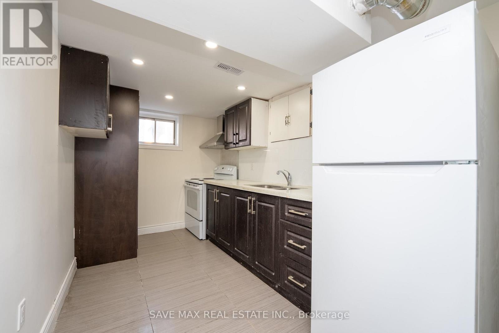 441 West 5th Street, Hamilton, Ontario  L9C 3P5 - Photo 34 - X12392866