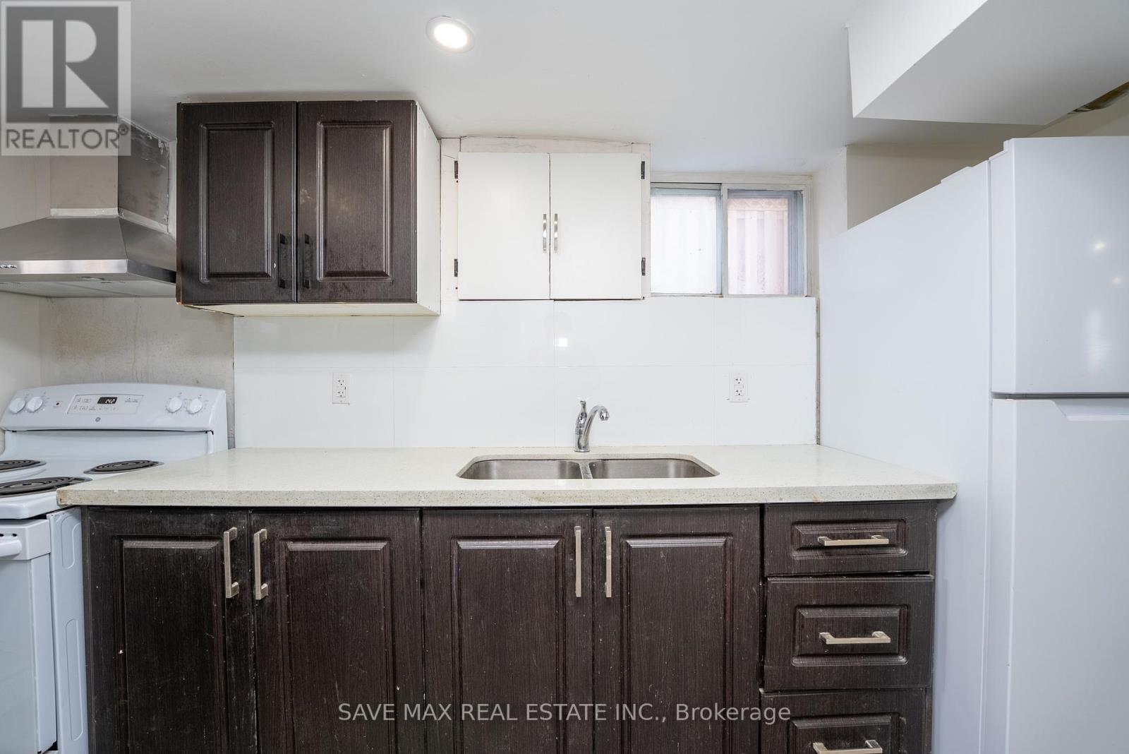 441 West 5th Street, Hamilton, Ontario  L9C 3P5 - Photo 35 - X12392866