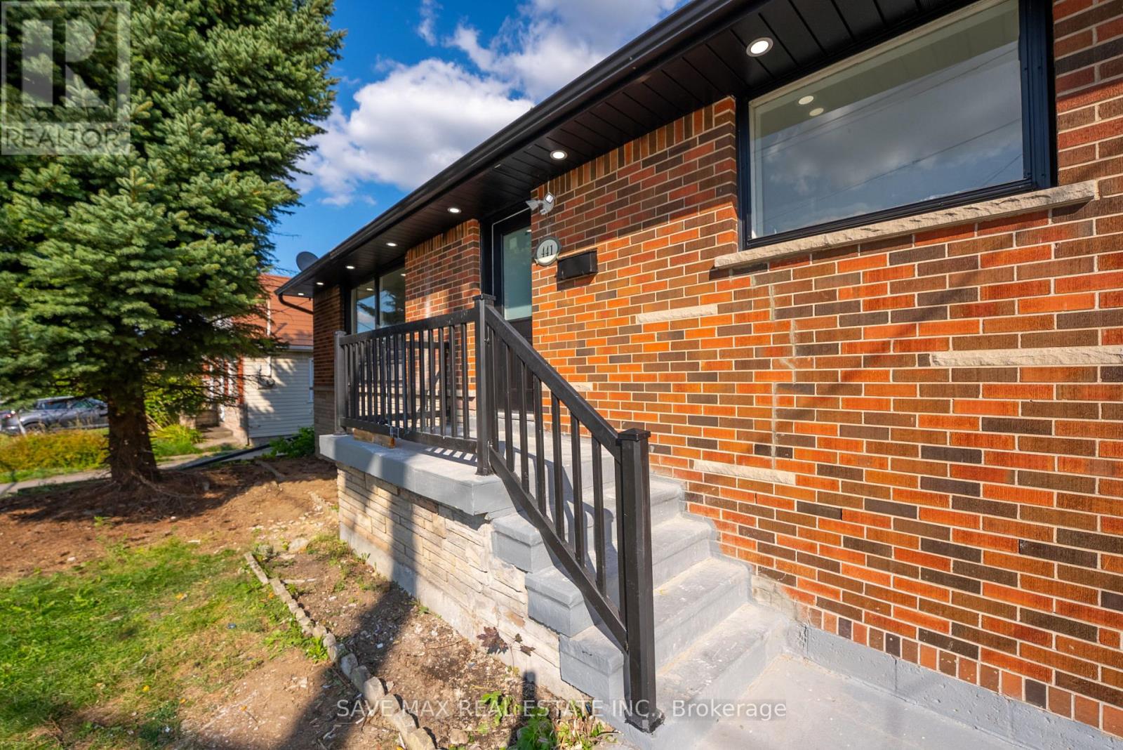 441 West 5th Street, Hamilton, Ontario  L9C 3P5 - Photo 5 - X12392866