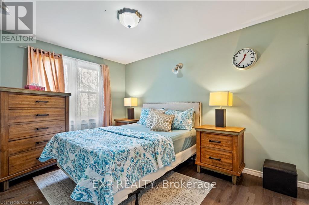 70 Jarrow Road, St. Catharines, Ontario  L2M 1B6 - Photo 3 - X12392867