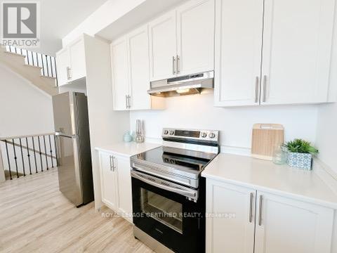 106 Marina Village Drive, Georgian Bay, Ontario  L0K 1S0 - Photo 11 - X12392883