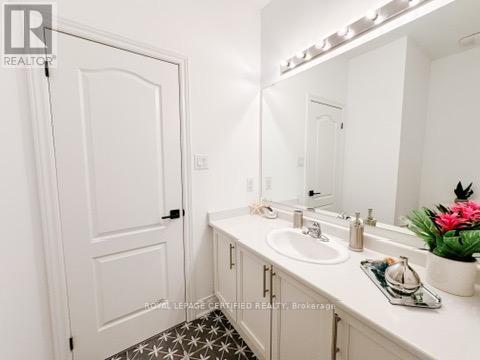 106 Marina Village Drive, Georgian Bay, Ontario  L0K 1S0 - Photo 30 - X12392883