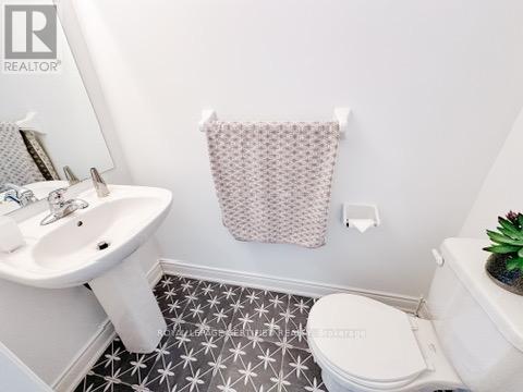 106 Marina Village Drive, Georgian Bay, Ontario  L0K 1S0 - Photo 6 - X12392883