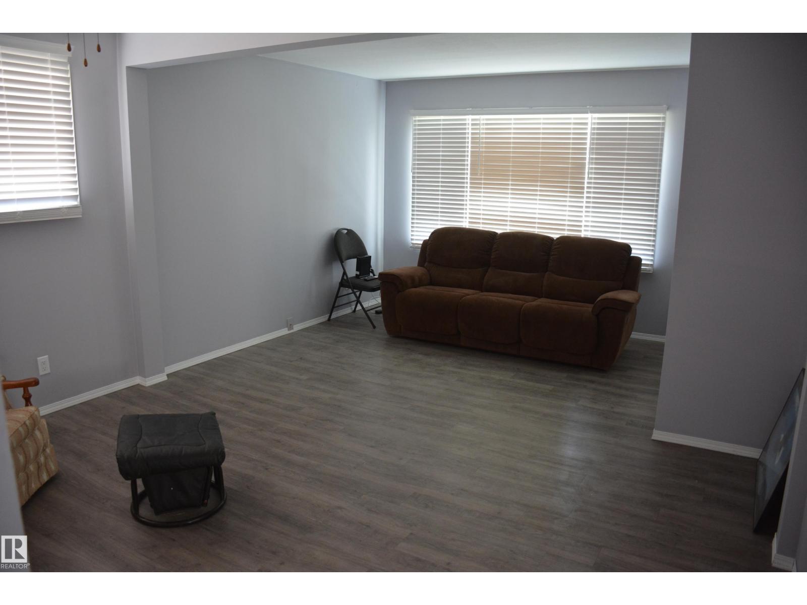 5506 56 St, Barrhead, Alberta  T7N 1C6 - Photo 12 - E4456949