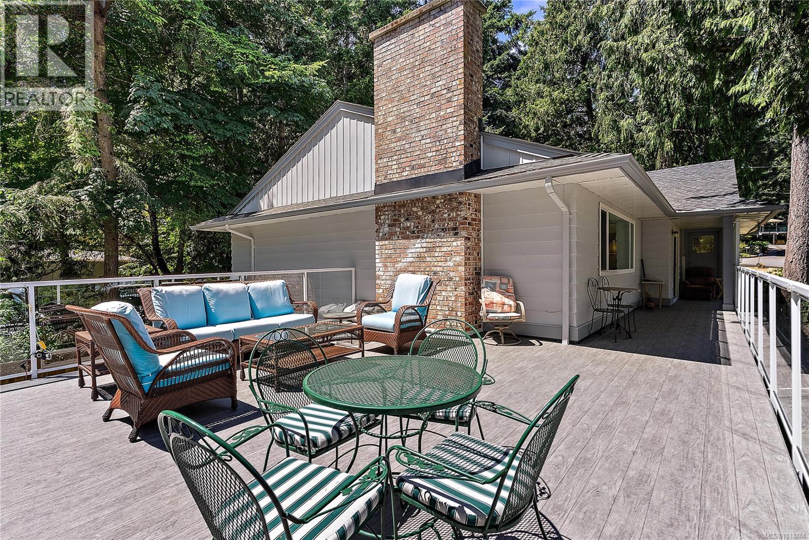 Property at 2040 Salem Terr image 5