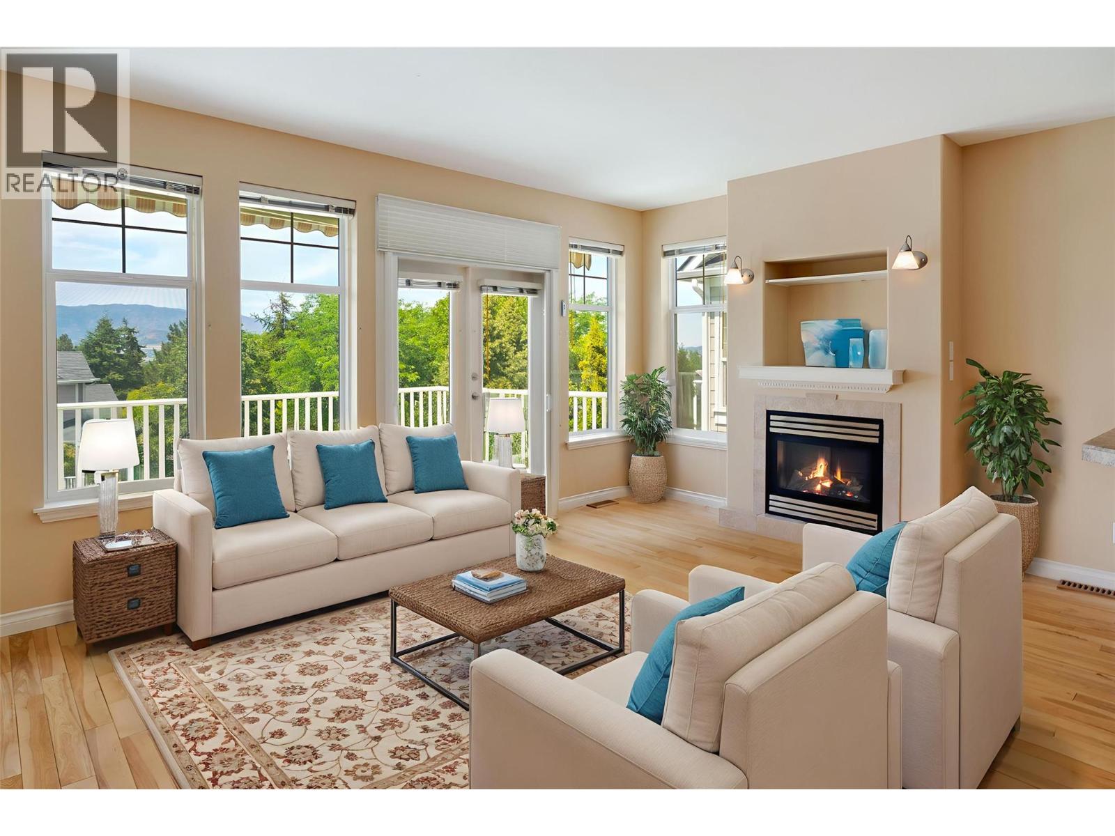 371 MCCARREN Avenue Kelowna Photo 2