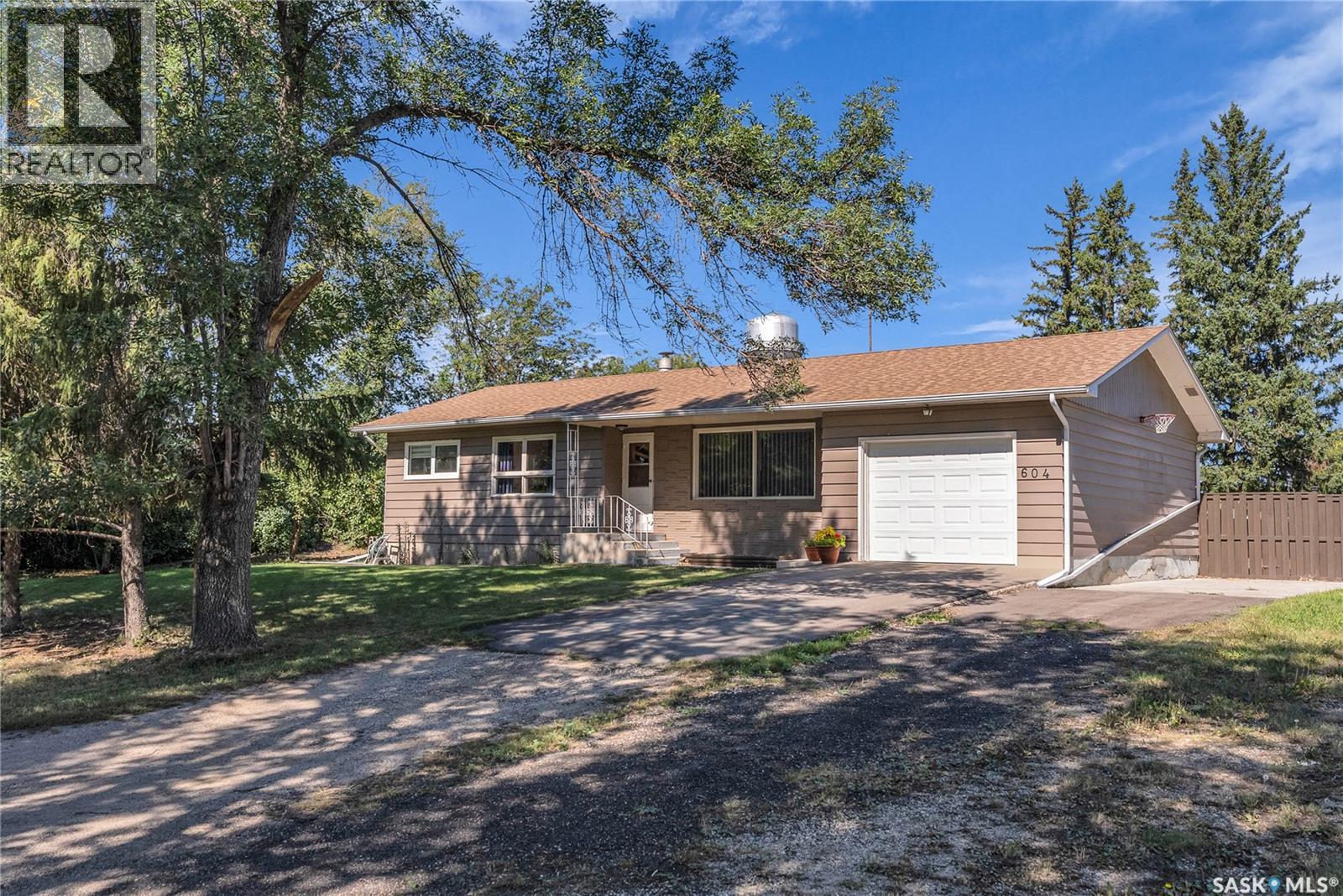 604 King Street, Imperial, Saskatchewan  S0G 2J0 - Photo 2 - SK017845