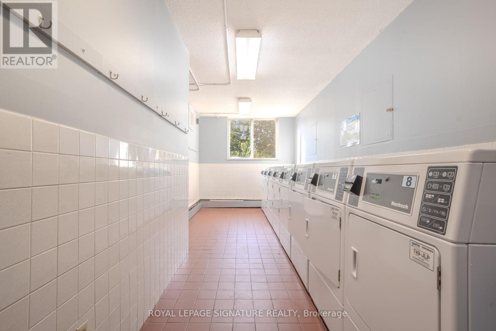 1608 - 975 Warwick Court, Burlington (Lasalle), Ontario  L7T 3Z7 - Photo 12 - W12392892