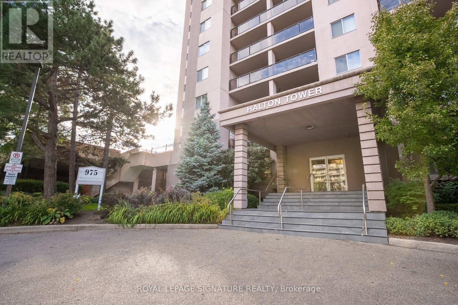 1608 - 975 Warwick Court, Burlington (Lasalle), Ontario  L7T 3Z7 - Photo 8 - W12392892