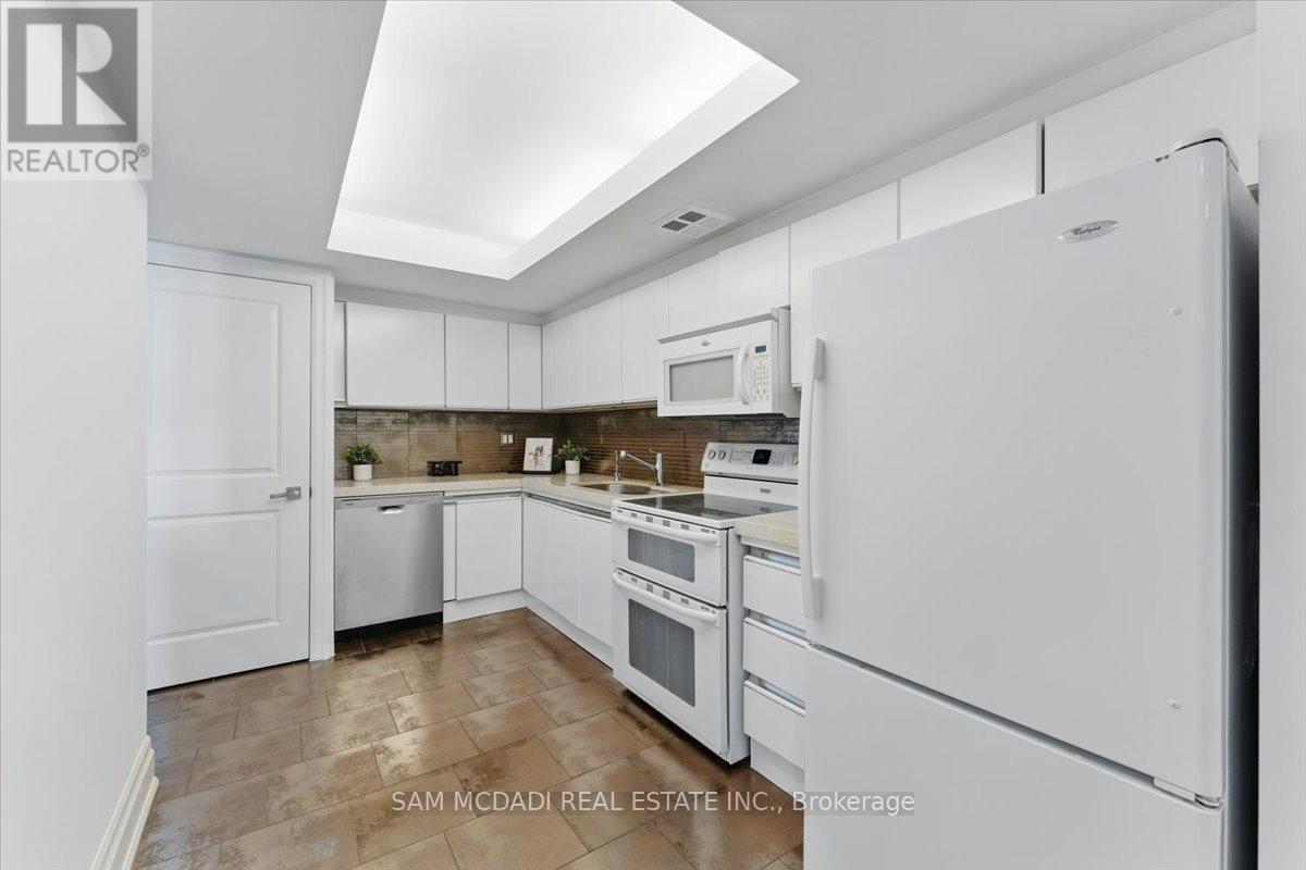 1605 - 2045 Lake Shore Boulevard W, Toronto, Ontario  M8V 2Z6 - Photo 16 - W12392910