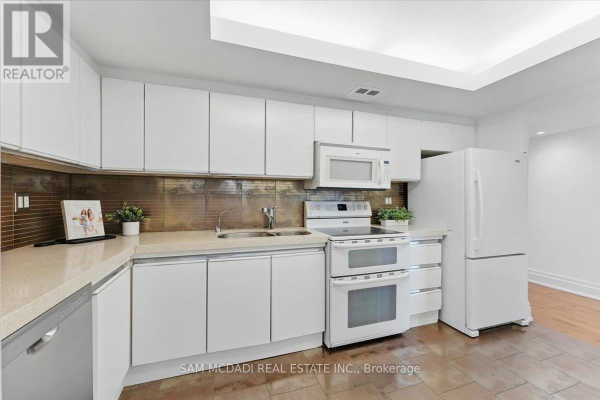 1605 - 2045 Lake Shore Boulevard W, Toronto, Ontario  M8V 2Z6 - Photo 17 - W12392910