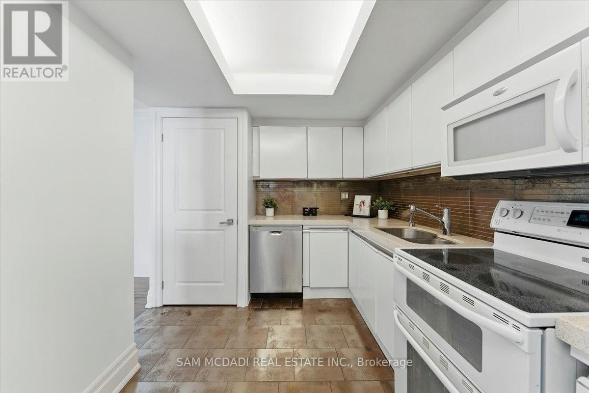 1605 - 2045 Lake Shore Boulevard W, Toronto, Ontario  M8V 2Z6 - Photo 18 - W12392910