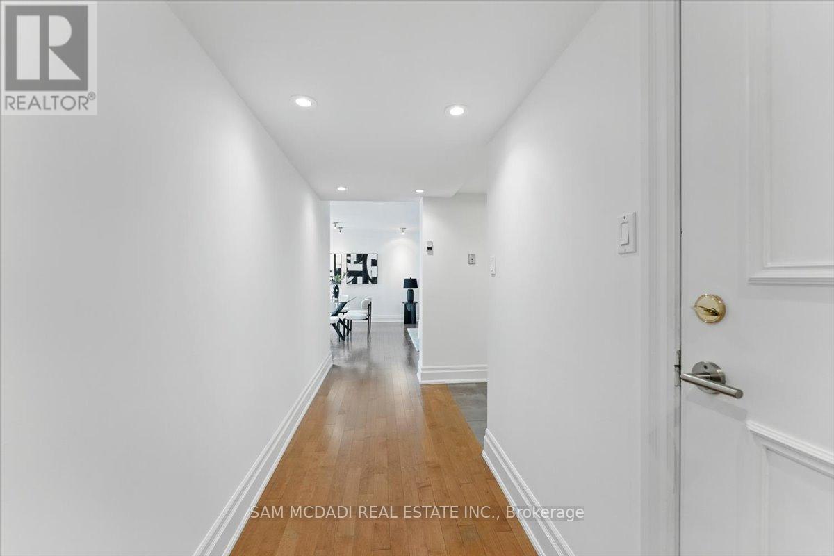 1605 - 2045 Lake Shore Boulevard W, Toronto, Ontario  M8V 2Z6 - Photo 4 - W12392910
