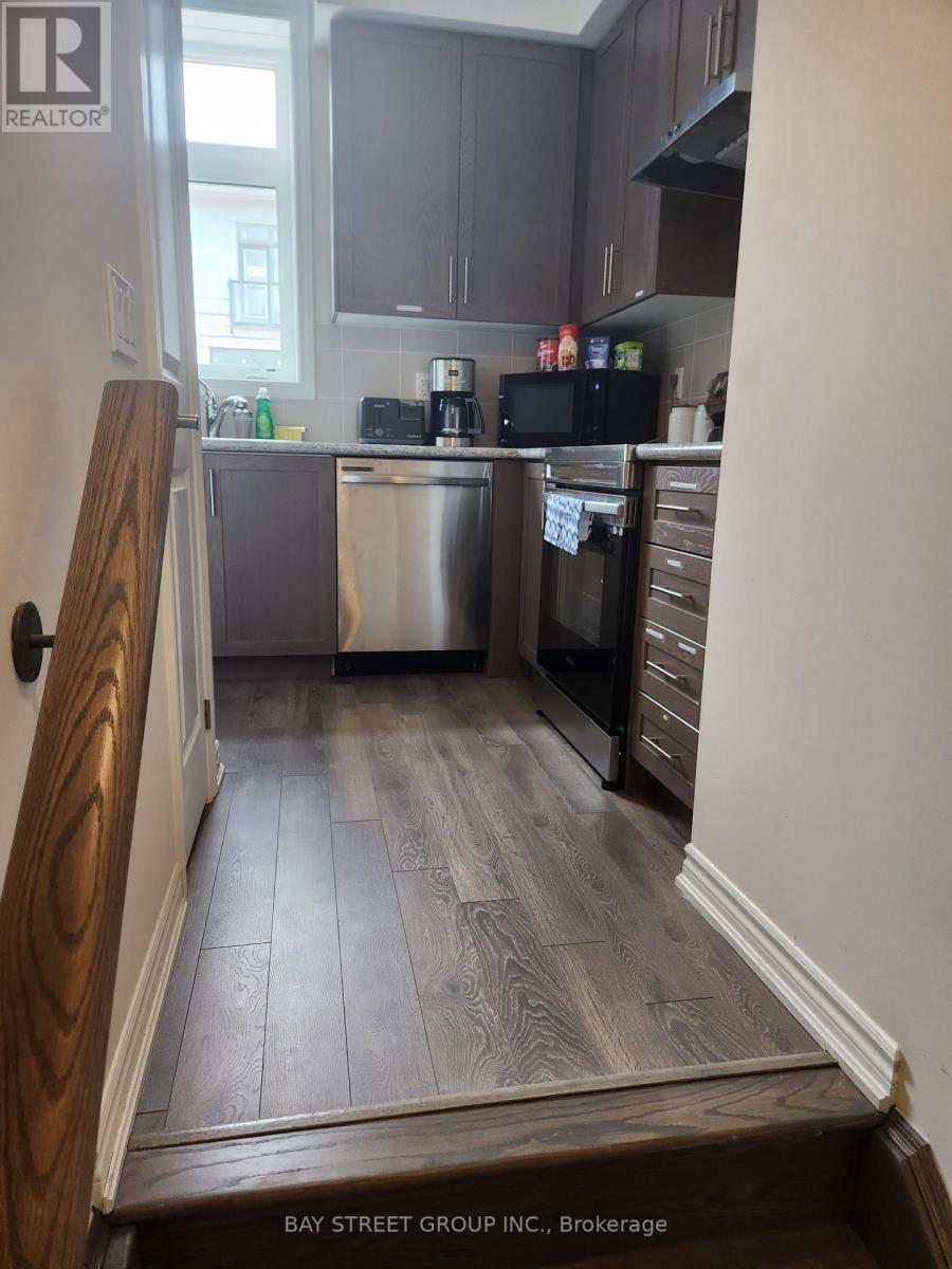 35 - 10 Halliford Place, Brampton, Ontario  L6P 4R1 - Photo 16 - W12392921