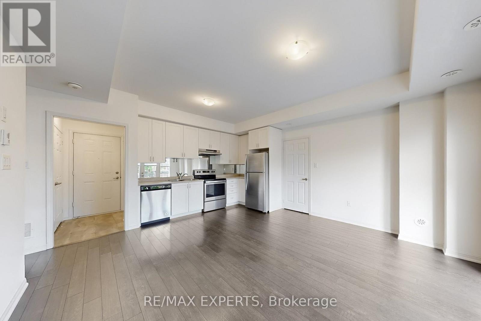 33 - 250 Sunny Meadow Boulevard, Brampton, Ontario  L6R 3Y7 - Photo 13 - W12392946