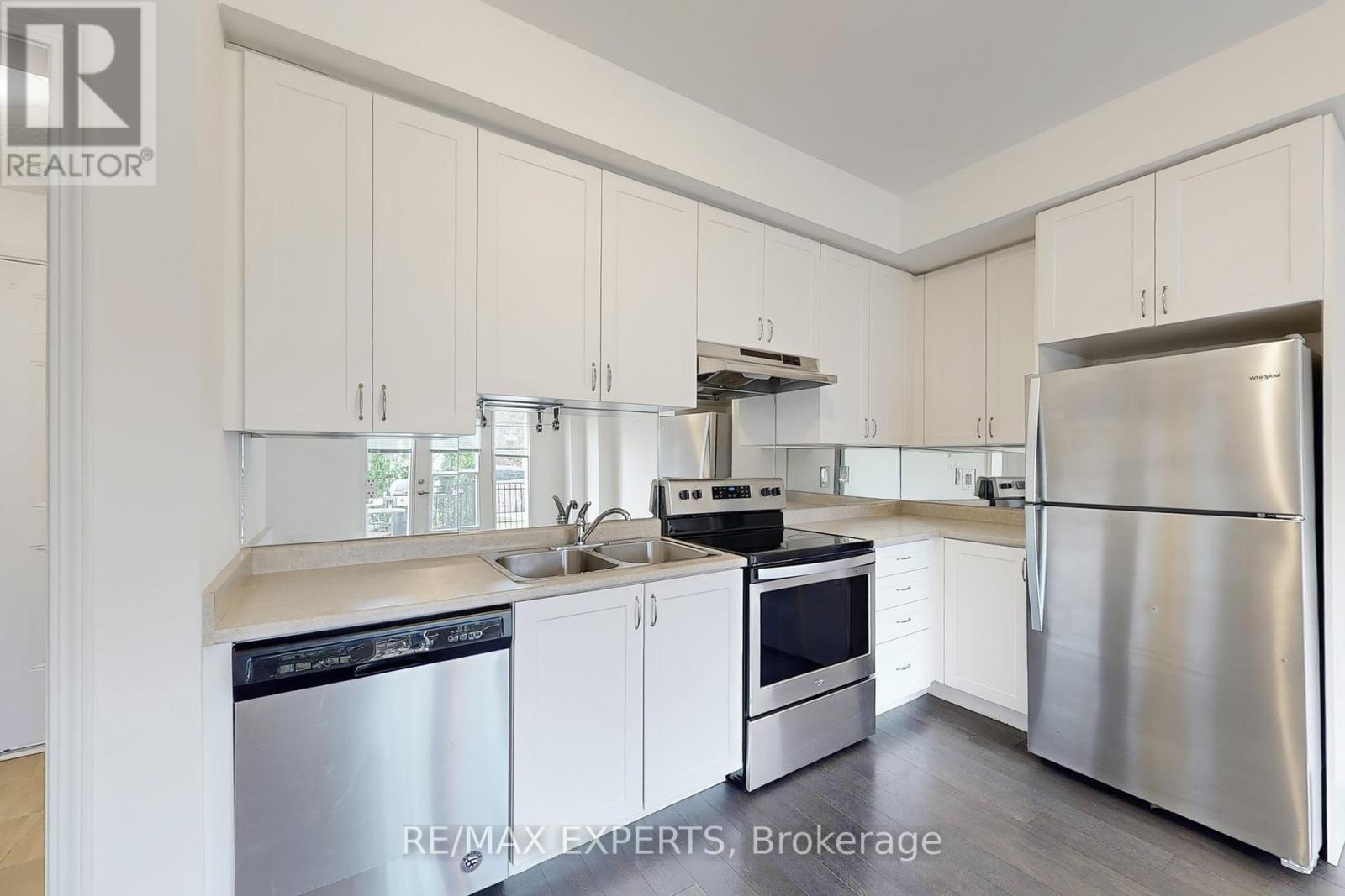 33 - 250 Sunny Meadow Boulevard, Brampton, Ontario  L6R 3Y7 - Photo 14 - W12392946