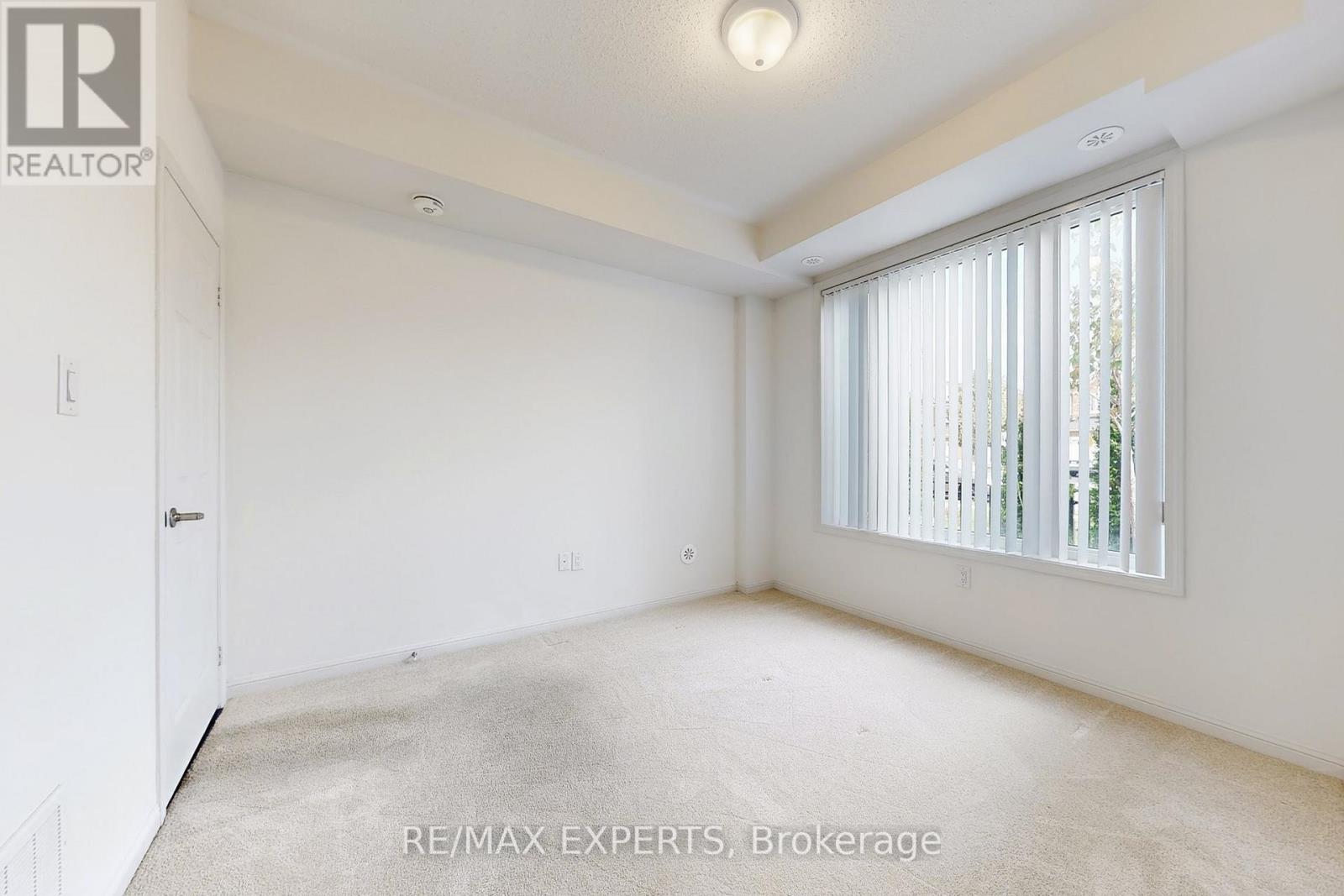 33 - 250 Sunny Meadow Boulevard, Brampton, Ontario  L6R 3Y7 - Photo 18 - W12392946