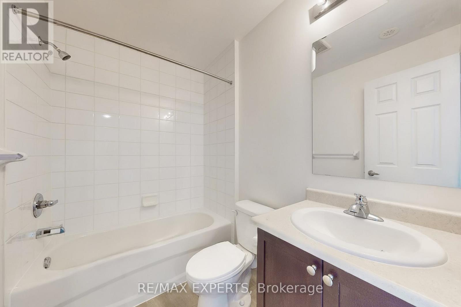 33 - 250 Sunny Meadow Boulevard, Brampton, Ontario  L6R 3Y7 - Photo 20 - W12392946