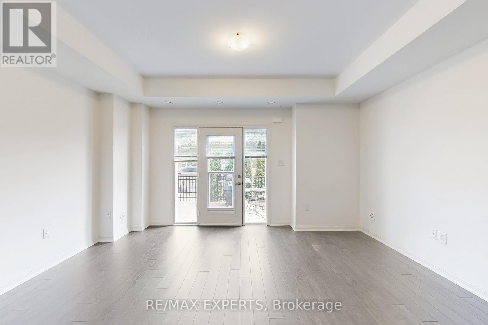 33 - 250 Sunny Meadow Boulevard, Brampton, Ontario  L6R 3Y7 - Photo 8 - W12392946
