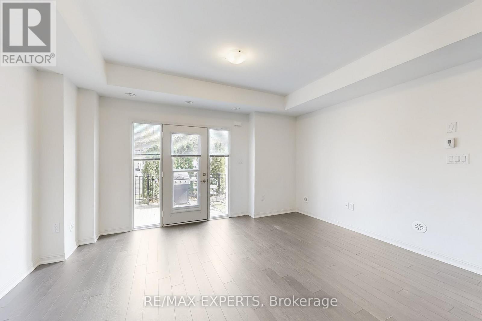 33 - 250 Sunny Meadow Boulevard, Brampton, Ontario  L6R 3Y7 - Photo 9 - W12392946
