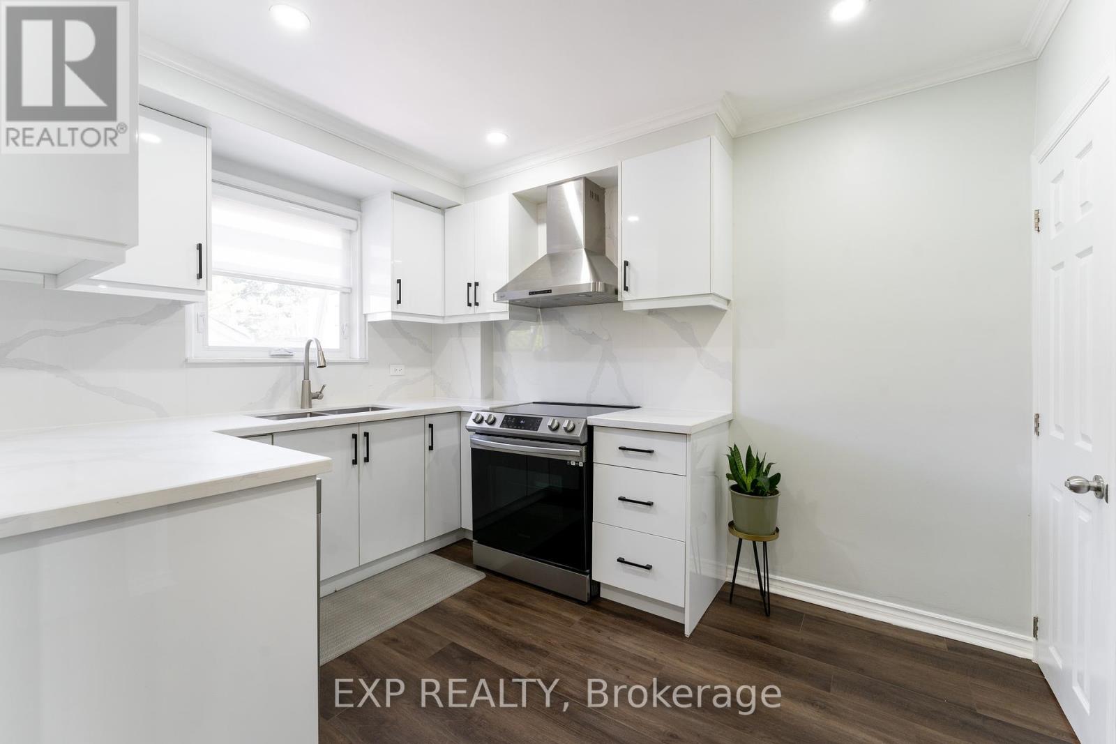 2505 Dufferin Street, Toronto, Ontario  M6B 3R3 - Photo 14 - W12392949