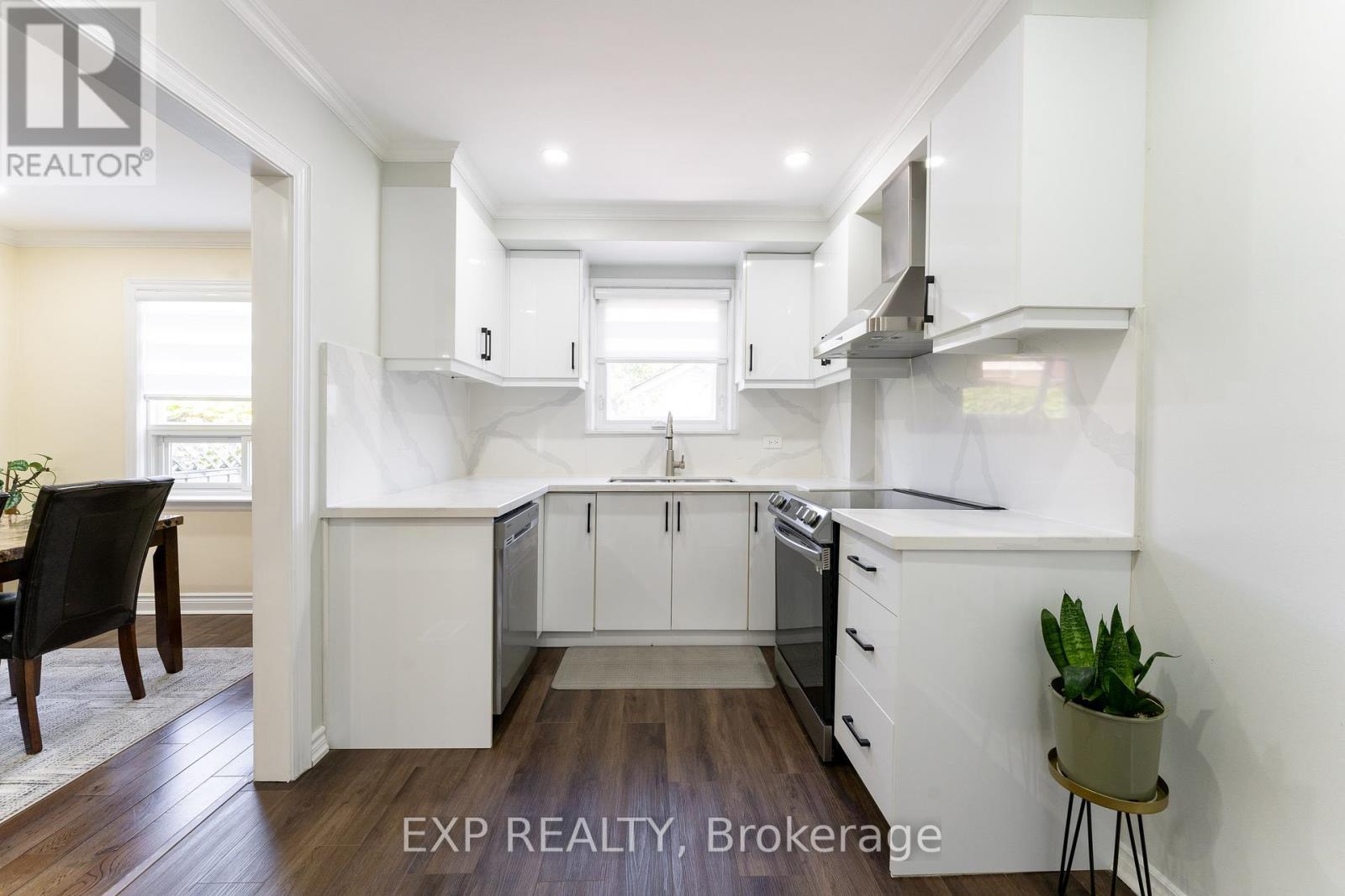 2505 Dufferin Street, Toronto, Ontario  M6B 3R3 - Photo 15 - W12392949