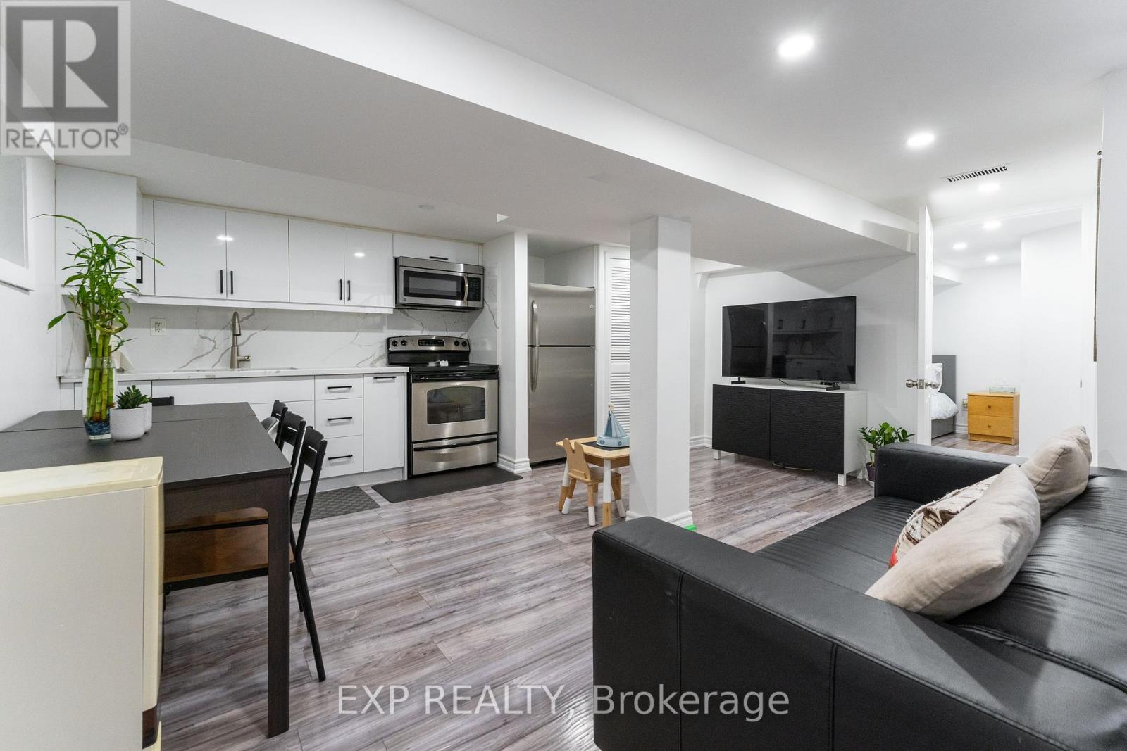 2505 Dufferin Street, Toronto, Ontario  M6B 3R3 - Photo 25 - W12392949