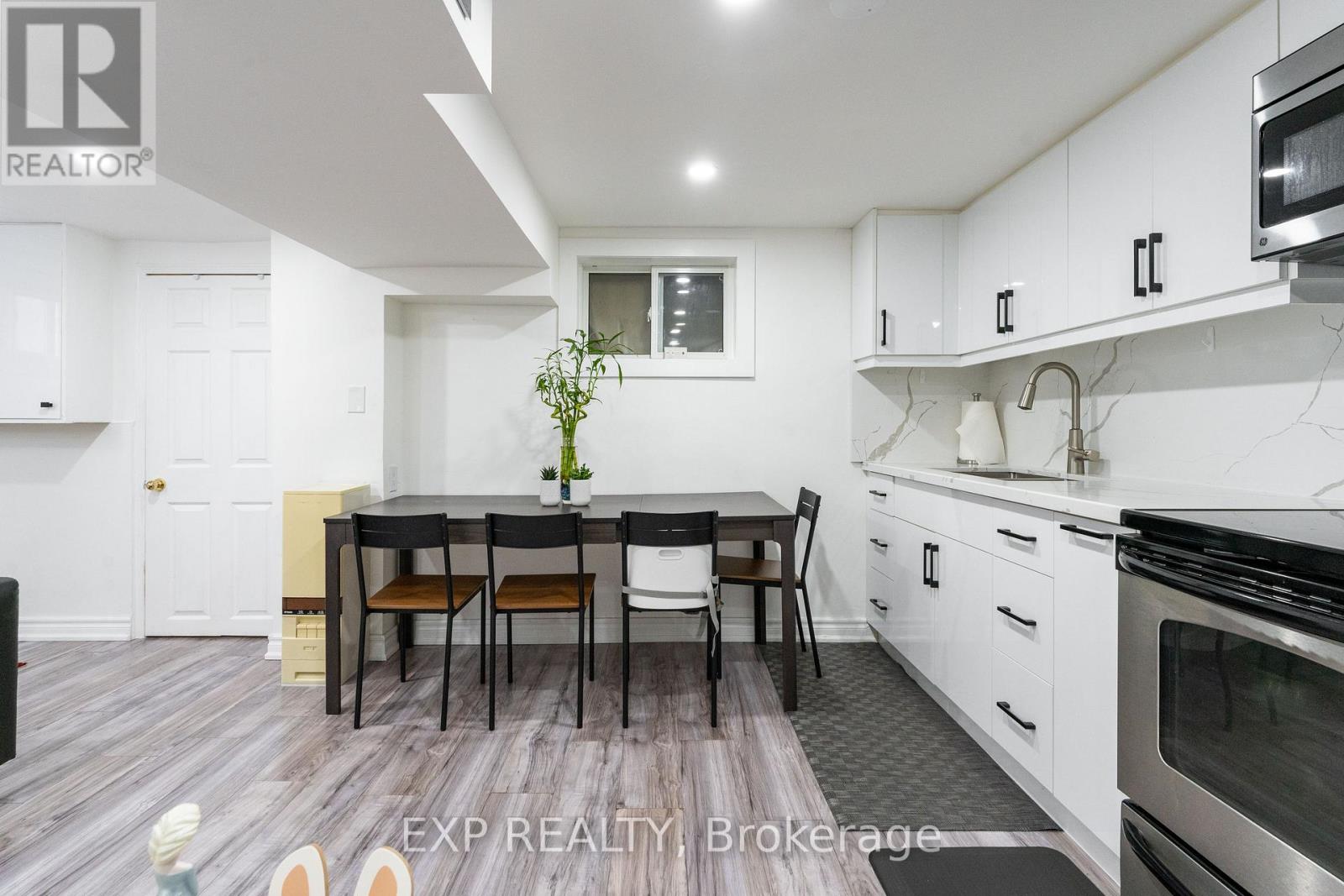 2505 Dufferin Street, Toronto, Ontario  M6B 3R3 - Photo 28 - W12392949