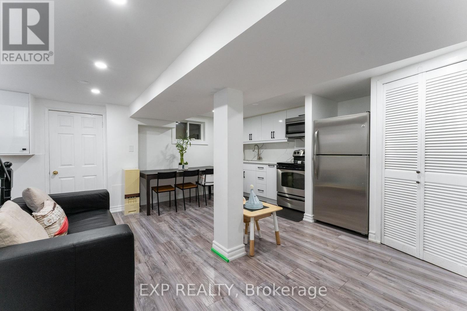 2505 Dufferin Street, Toronto, Ontario  M6B 3R3 - Photo 30 - W12392949