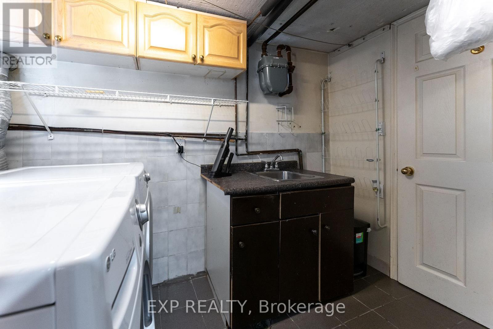 2505 Dufferin Street, Toronto, Ontario  M6B 3R3 - Photo 32 - W12392949