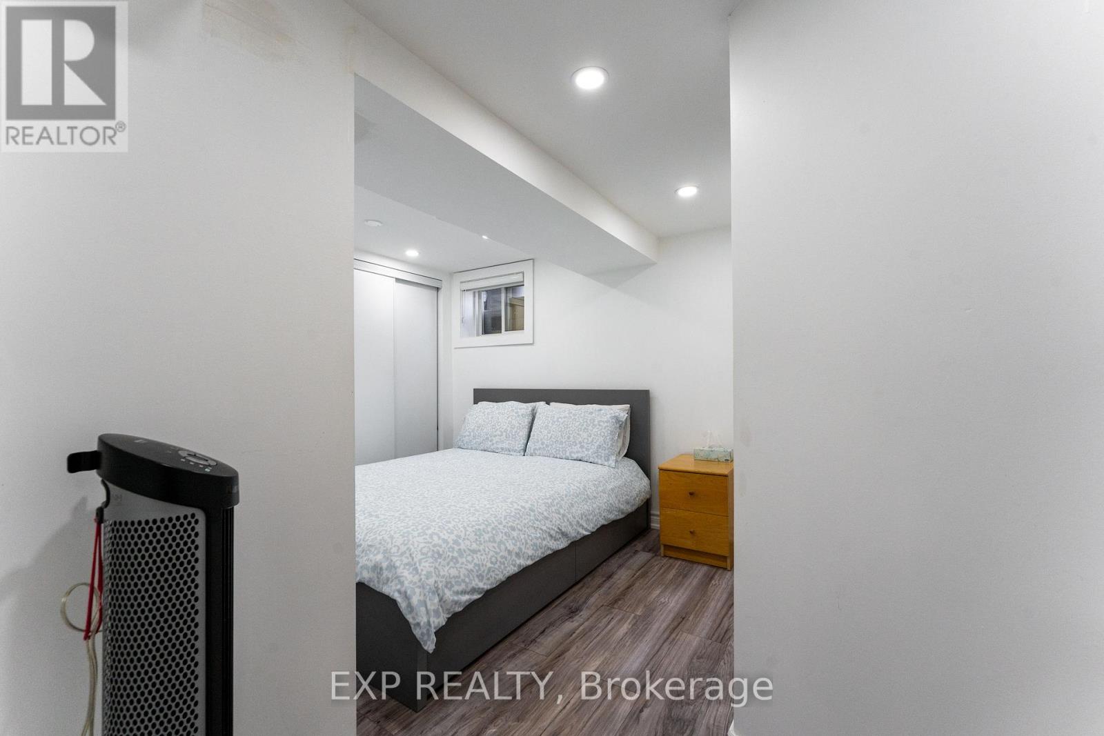 2505 Dufferin Street, Toronto, Ontario  M6B 3R3 - Photo 34 - W12392949