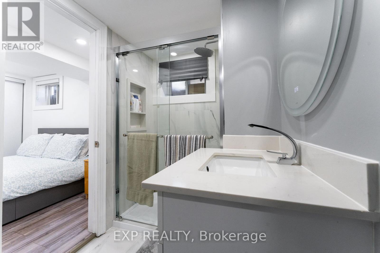 2505 Dufferin Street, Toronto, Ontario  M6B 3R3 - Photo 37 - W12392949