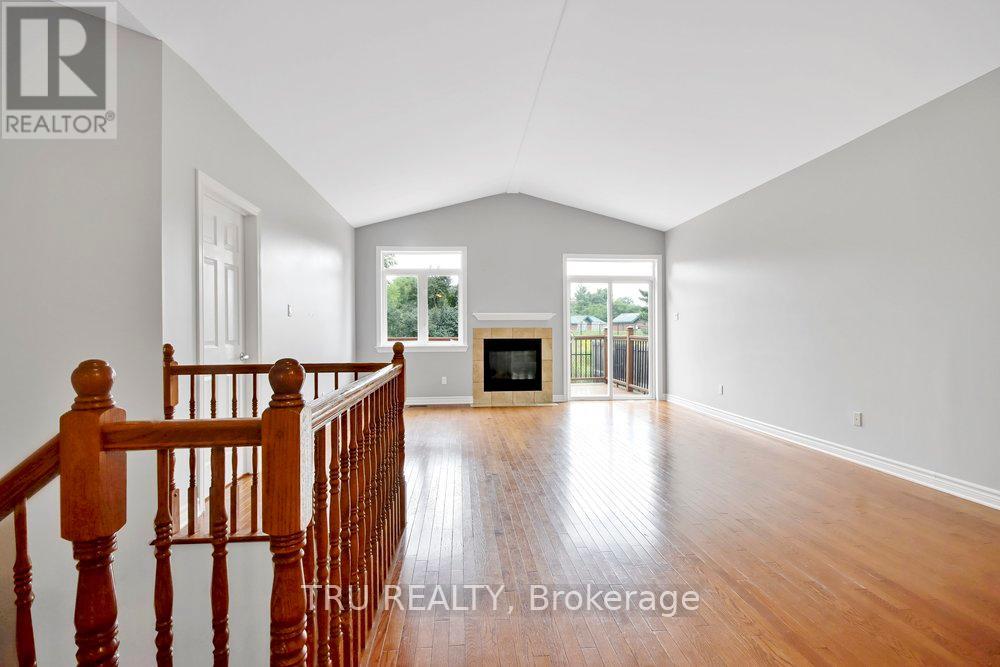 108 Villageview Private, Ottawa, Ontario  K0A 1L0 - Photo 11 - X12392973