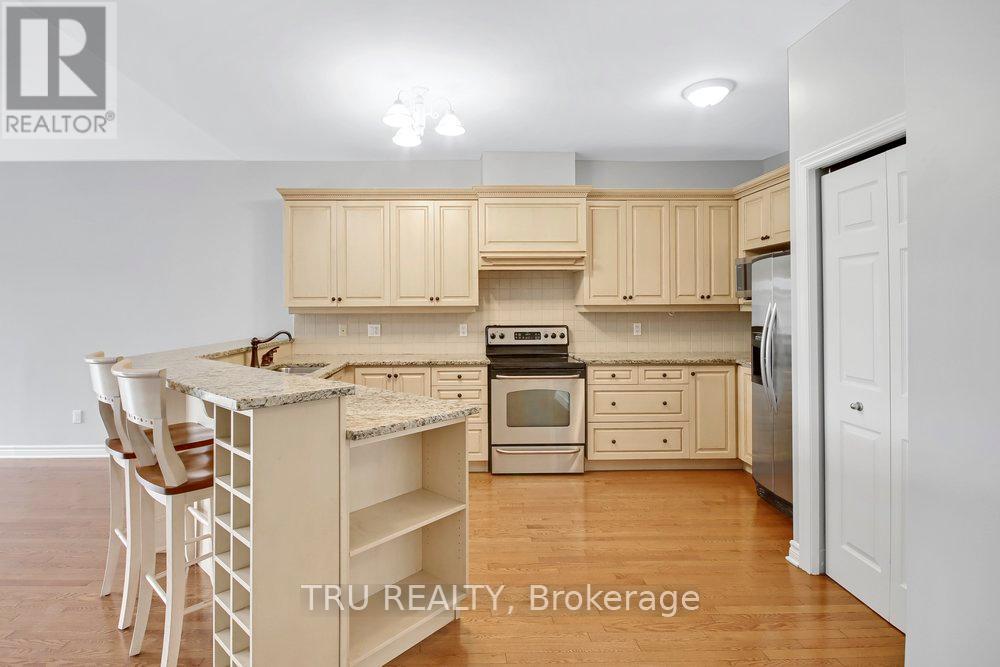 108 Villageview Private, Ottawa, Ontario  K0A 1L0 - Photo 3 - X12392973