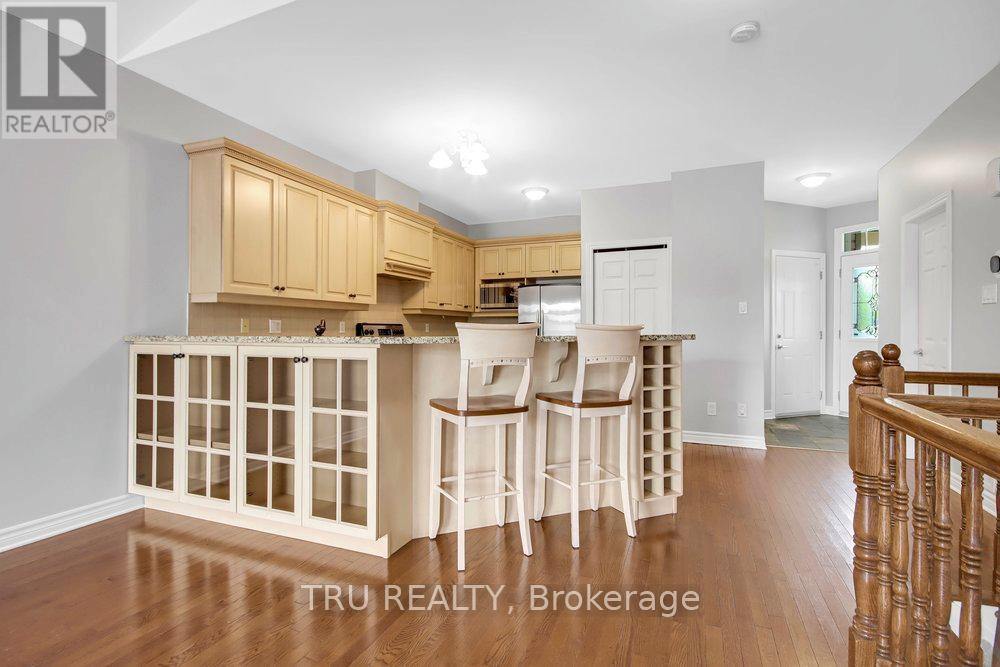 108 Villageview Private, Ottawa, Ontario  K0A 1L0 - Photo 8 - X12392973