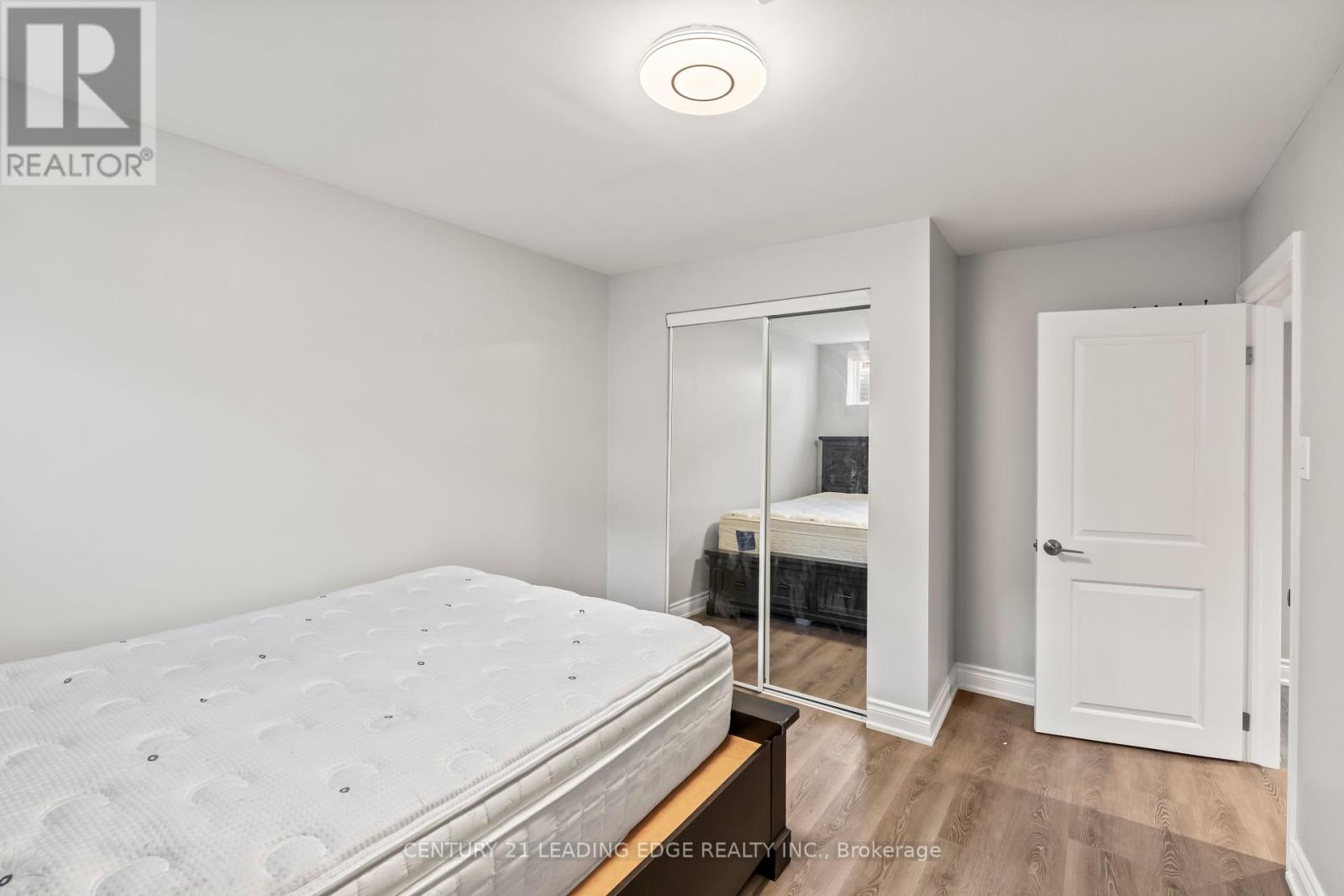 43 William Nador Street, Kitchener, Ontario  N2E 3X8 - Photo 45 - X12392925