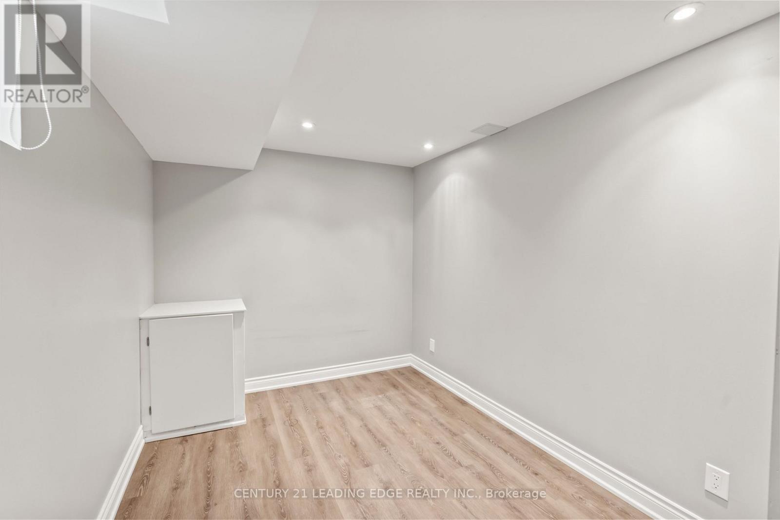 43 William Nador Street, Kitchener, Ontario  N2E 3X8 - Photo 47 - X12392925