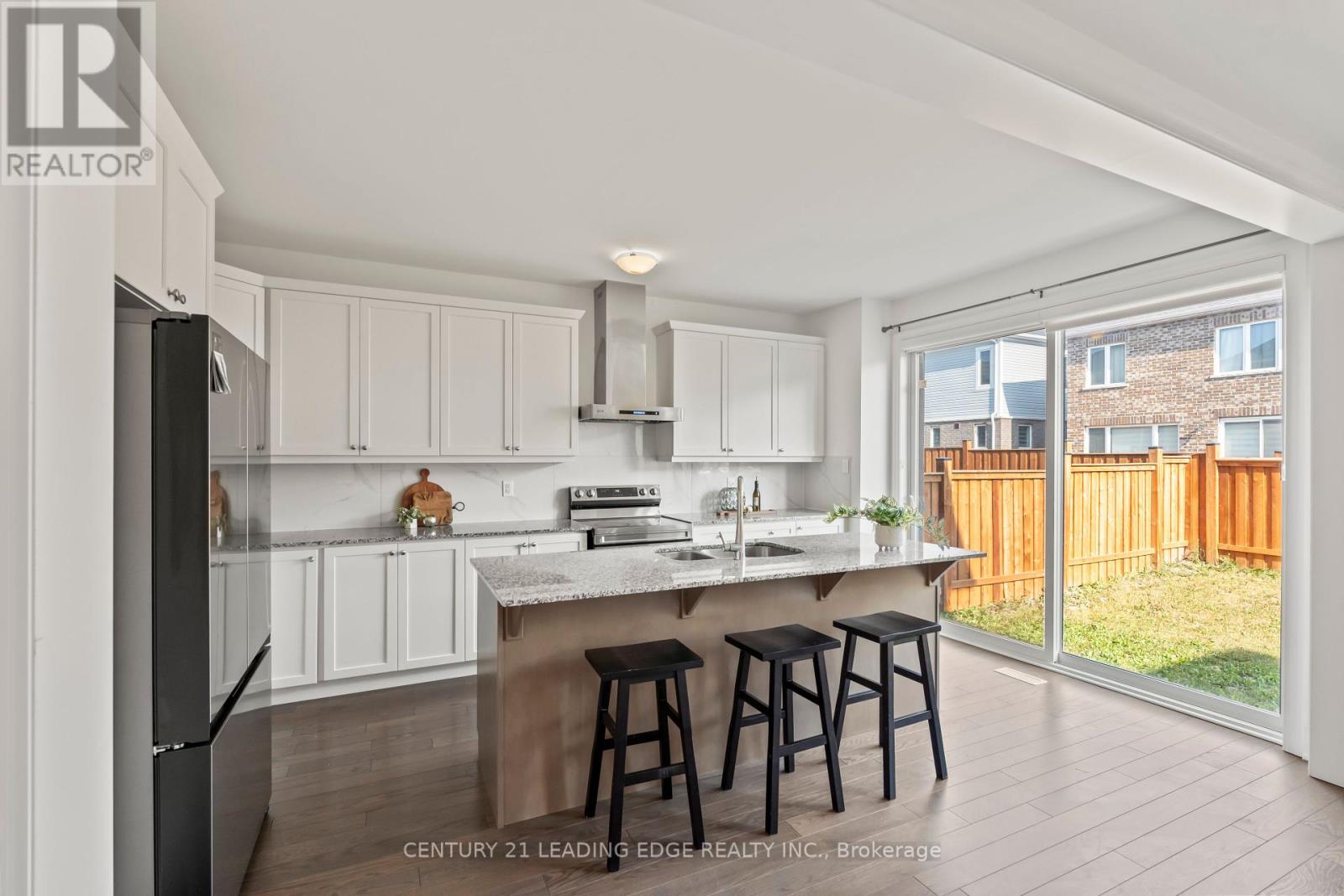 43 William Nador Street, Kitchener, Ontario  N2E 3X8 - Photo 11 - X12392928