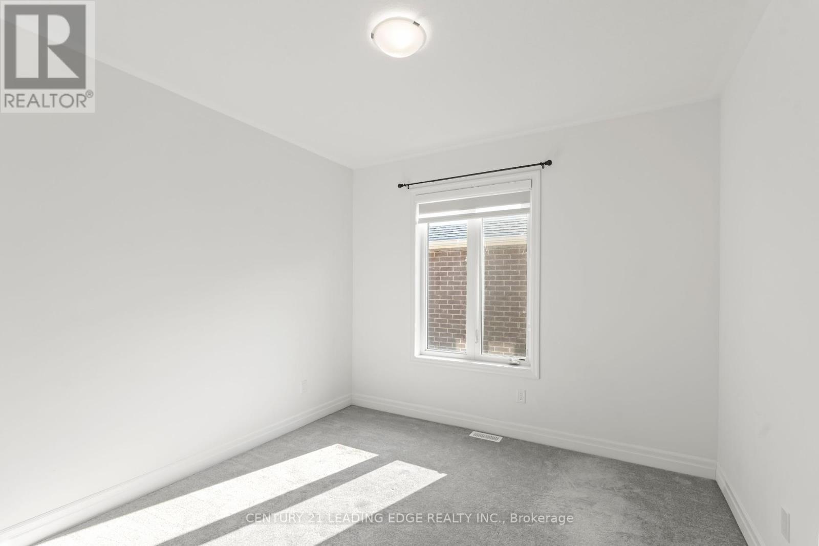 43 William Nador Street, Kitchener, Ontario  N2E 3X8 - Photo 34 - X12392928