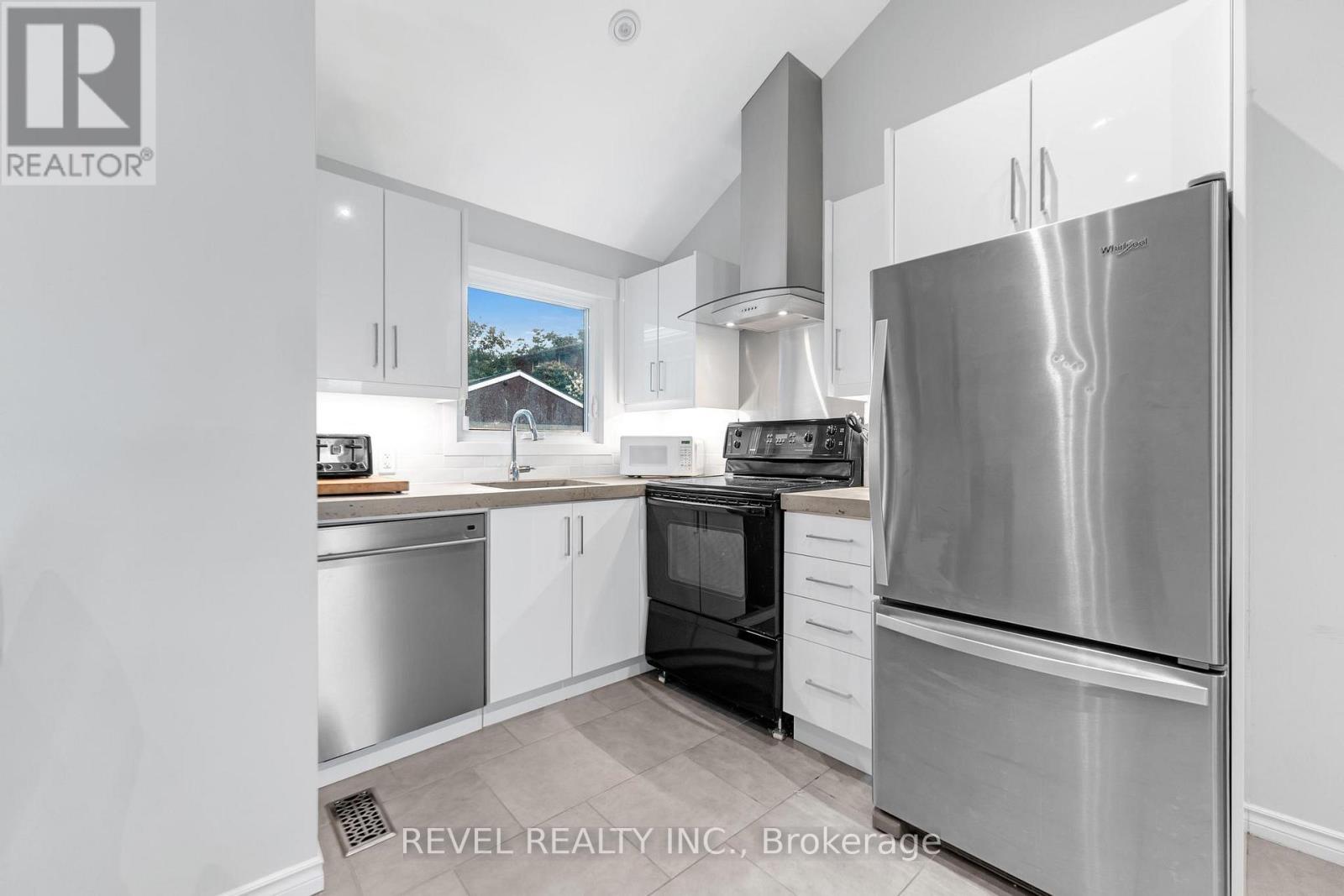 27 Aldridge Street, Hamilton (Yeoville), Ontario  L9C 2S9 - Photo 20 - X12392930