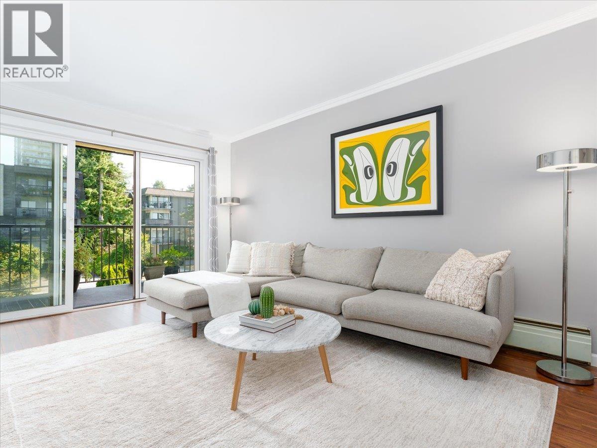 301 155 E 5TH STREET, North Vancouver, British Columbia