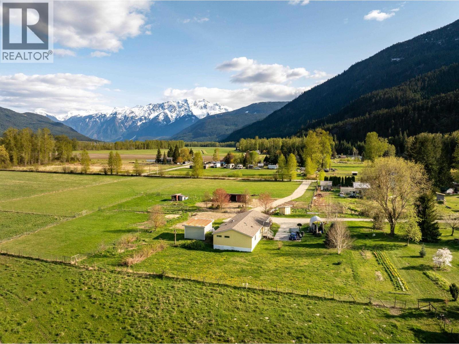 899 Erickson Road, Pemberton, British Columbia  V0N 2L2 - Photo 31 - R3045933