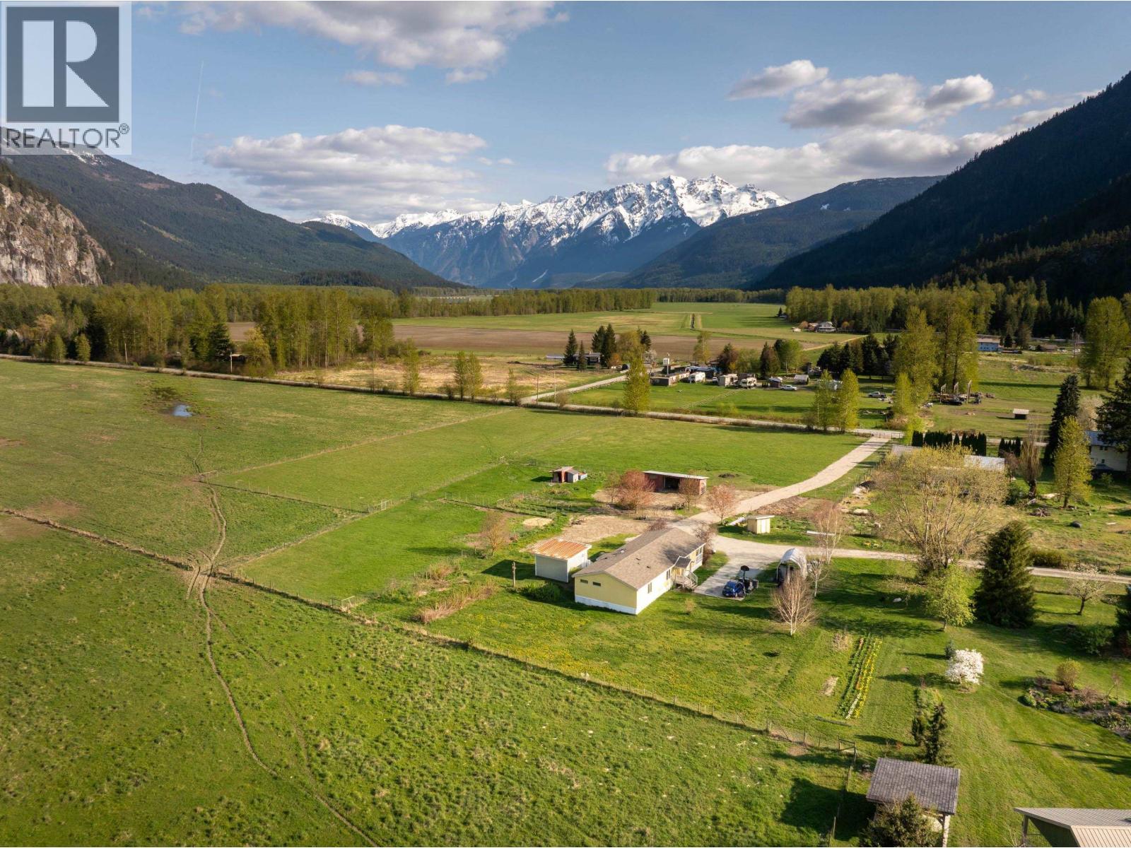 899 Erickson Road, Pemberton, British Columbia  V0N 2L2 - Photo 35 - R3045933