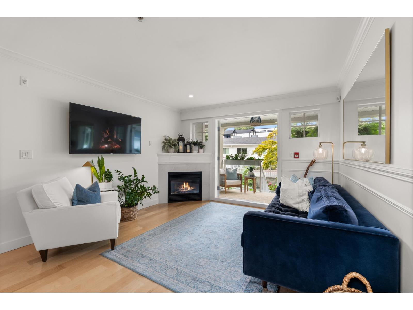 203 15621 Marine Drive, White Rock, British Columbia  V4B 1E1 - Photo 3 - R3045957