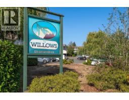 9 1910 Bowen Rd The Willows